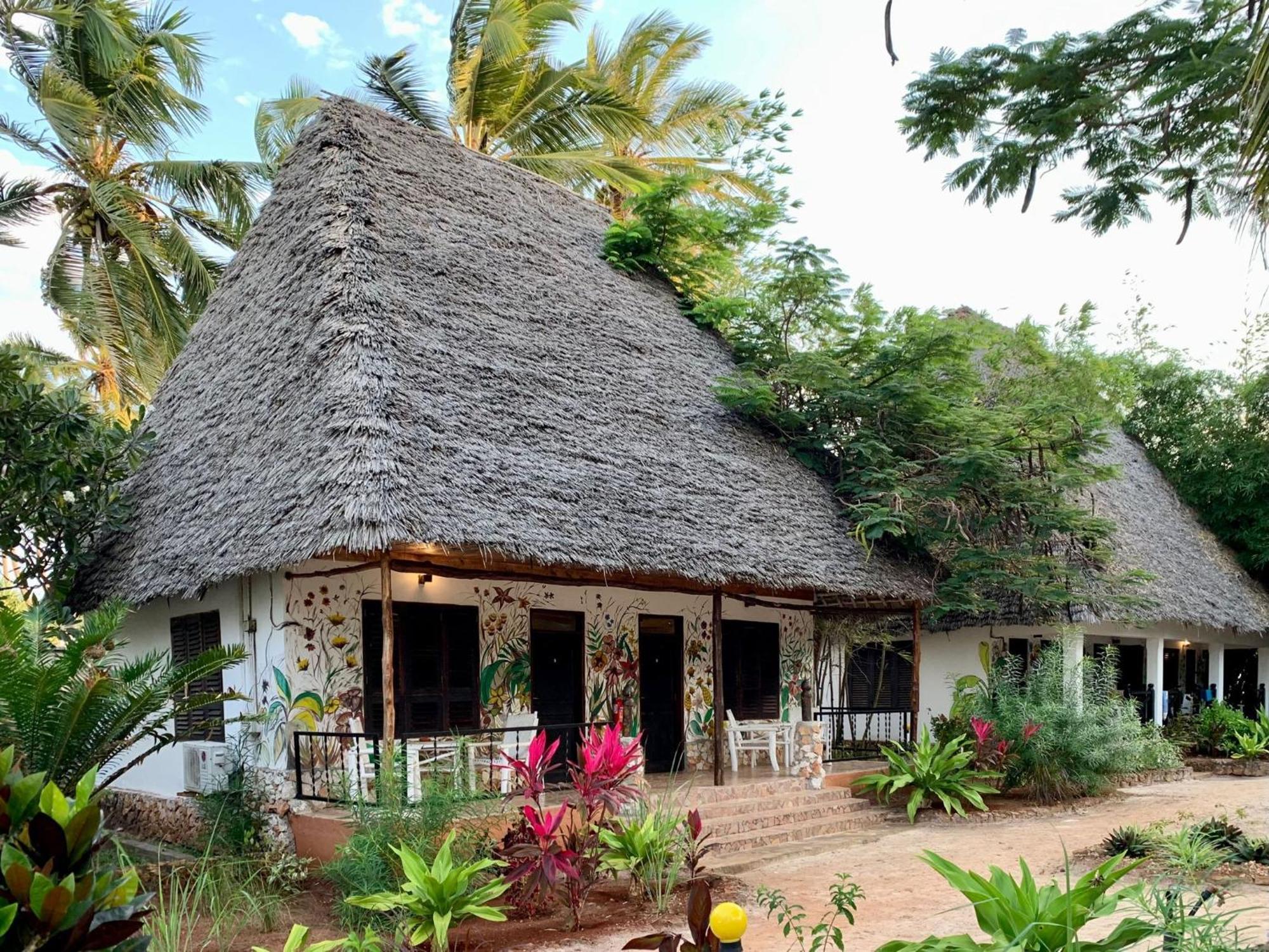 Mambo Ocean Resort Pwani Mchangani Exteriör bild
