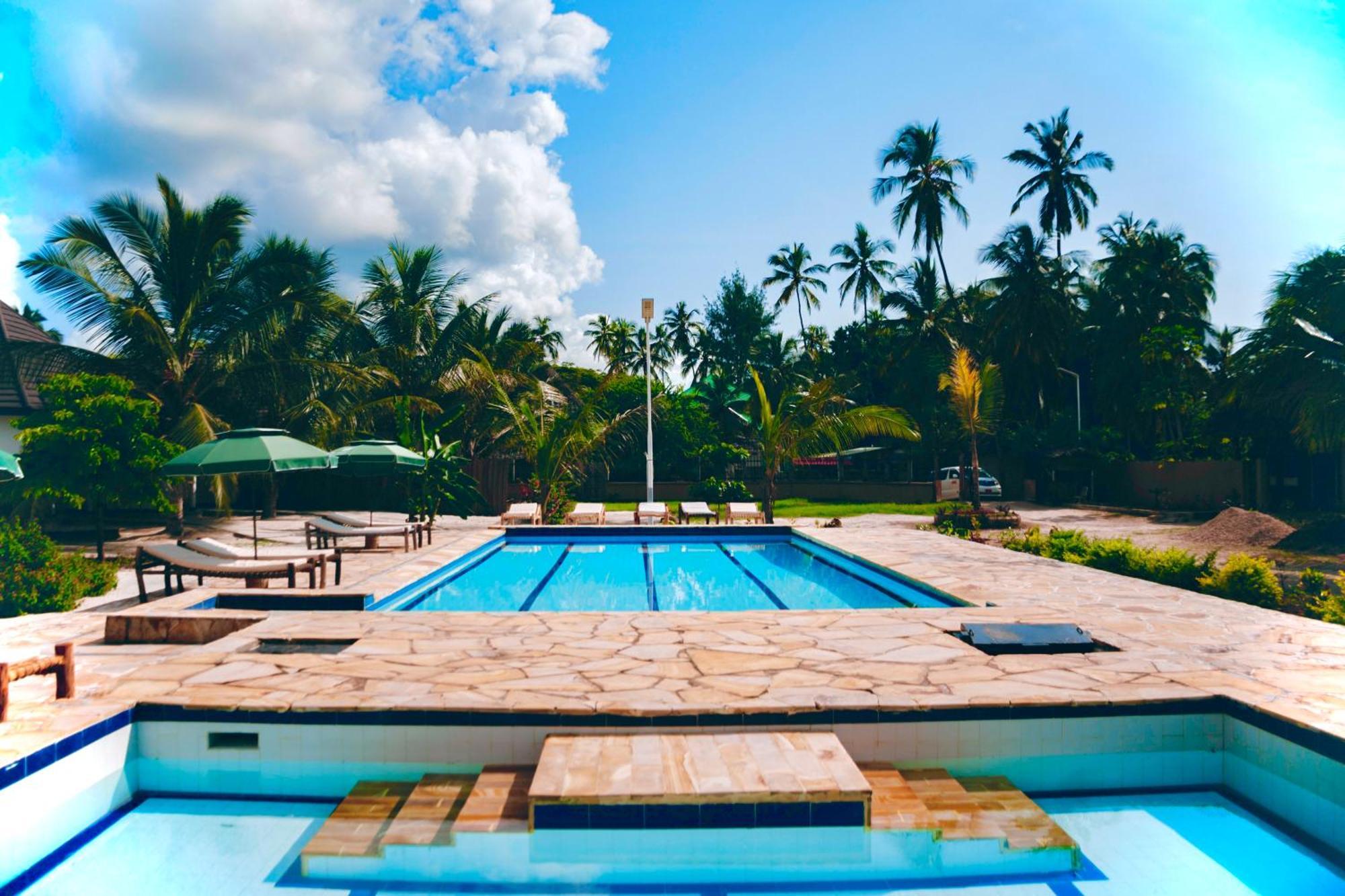 Mambo Ocean Resort Pwani Mchangani Exteriör bild