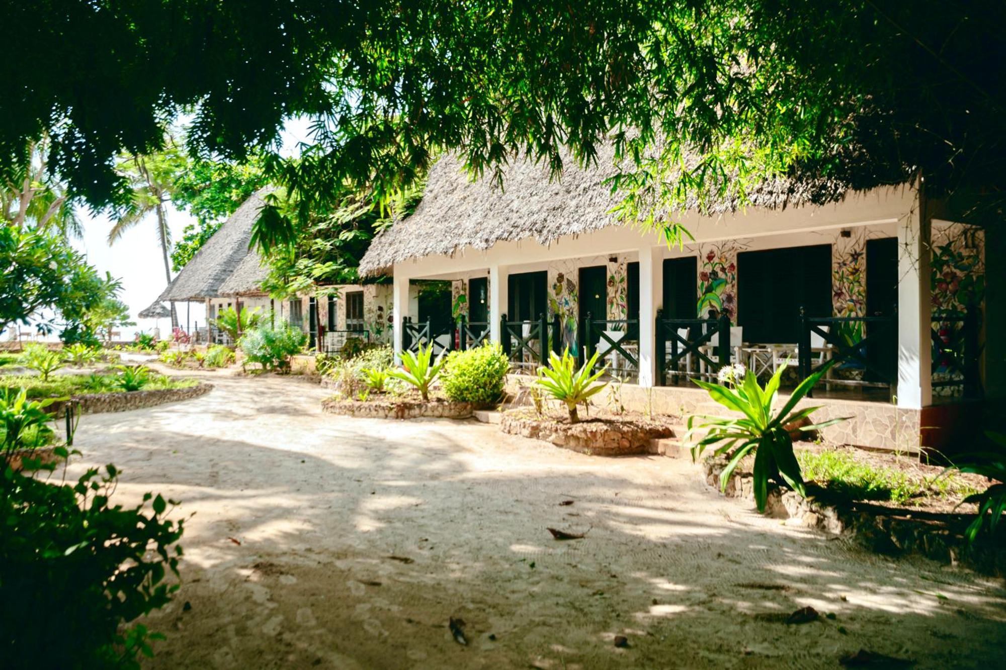 Mambo Ocean Resort Pwani Mchangani Exteriör bild