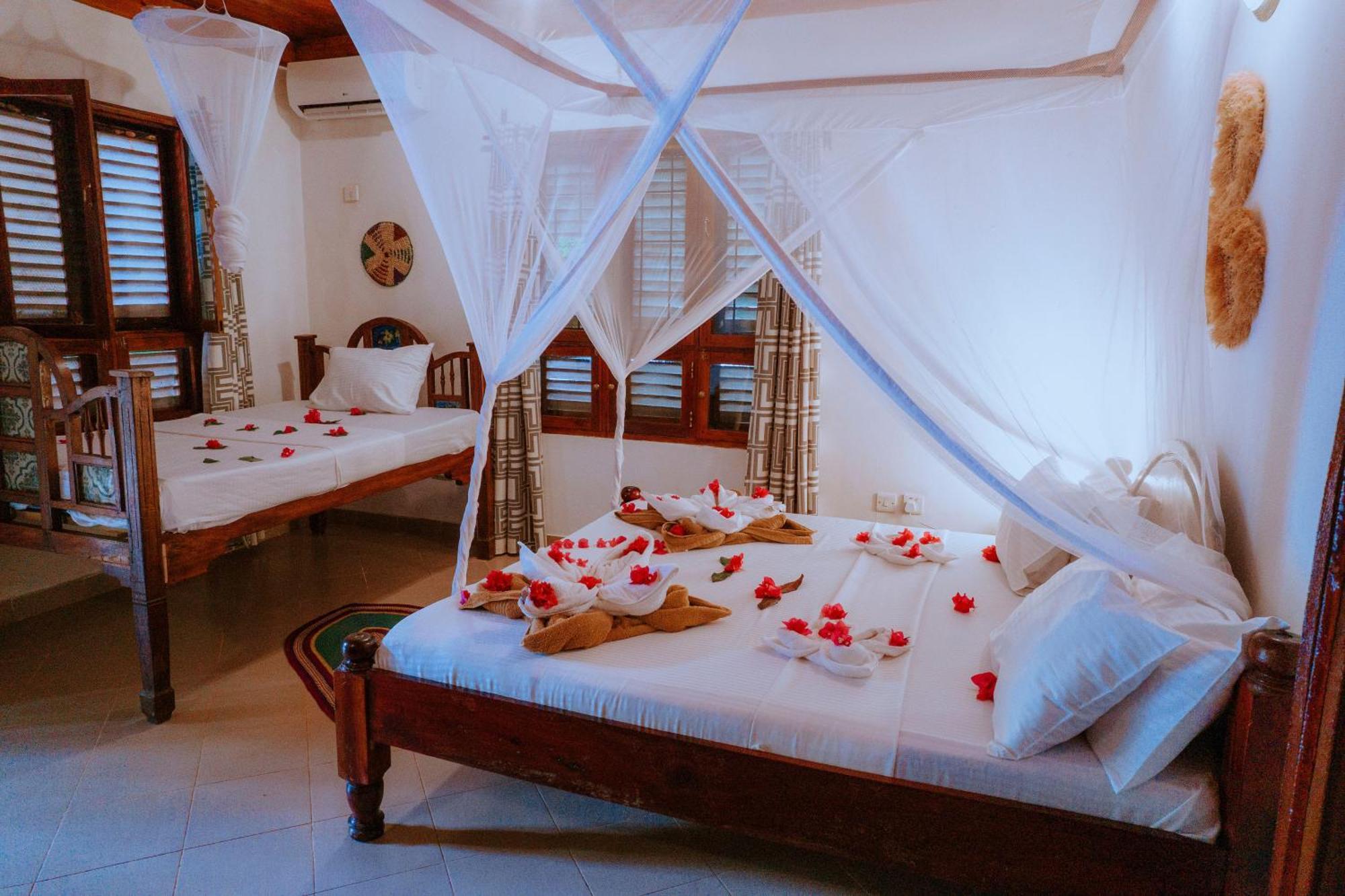 Mambo Ocean Resort Pwani Mchangani Exteriör bild